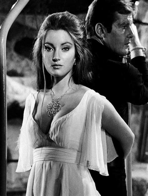 Jane Seymour stripped bare: Bond beautys sexiest movies and。